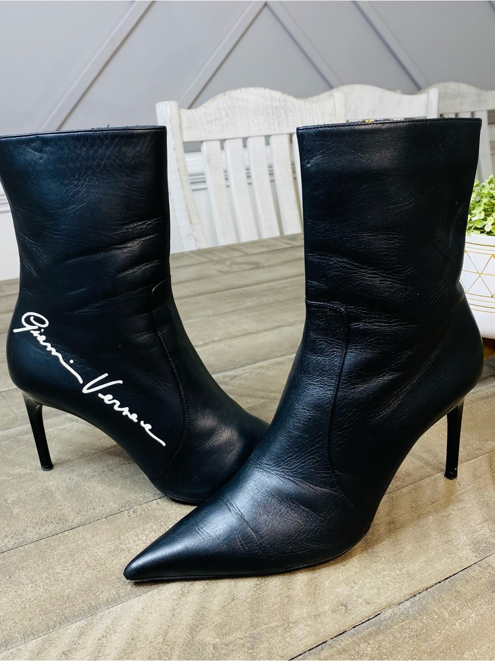 Gianni Versace Black Leather Pointed Toe Stiletto Ankle Boots Script Signature 8